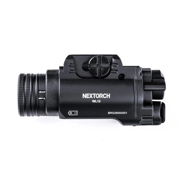 Linterna Táctica Nextorch 1300 Lúmenes vista lateral con marca y modelo