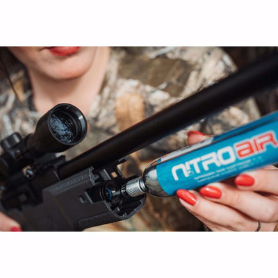 Rifle de Aire Umarex Komplete NCR Nitro PCP Calibre .22 - 5.5 mm vista acercamiento cartucho nitro air en rifle