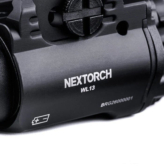 Linterna Táctica Nextorch 1300 Lúmenes vista acercamiento modelo